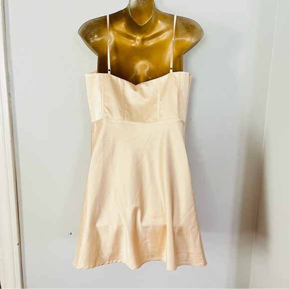 Princess Polly Satin Mini Dress NWT Size 8 Champagne Nude Corset Cowl Neck - Picture 4 of 5